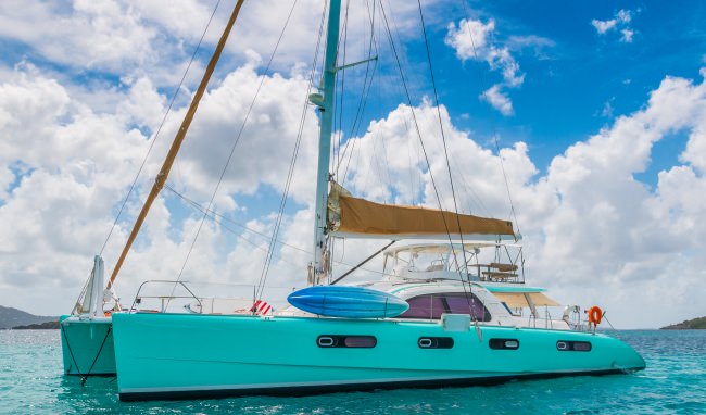 Christmas Special yacht charter - GOOD VIBRATIONS L62