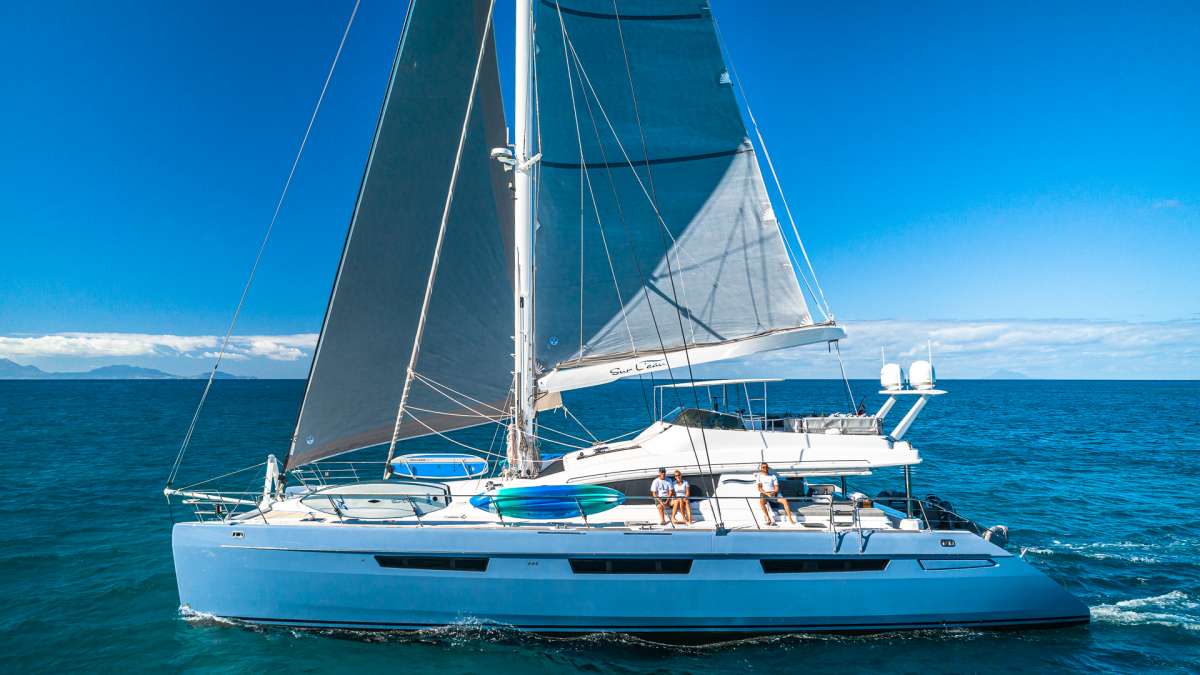 yacht charter - SUR L’EAU