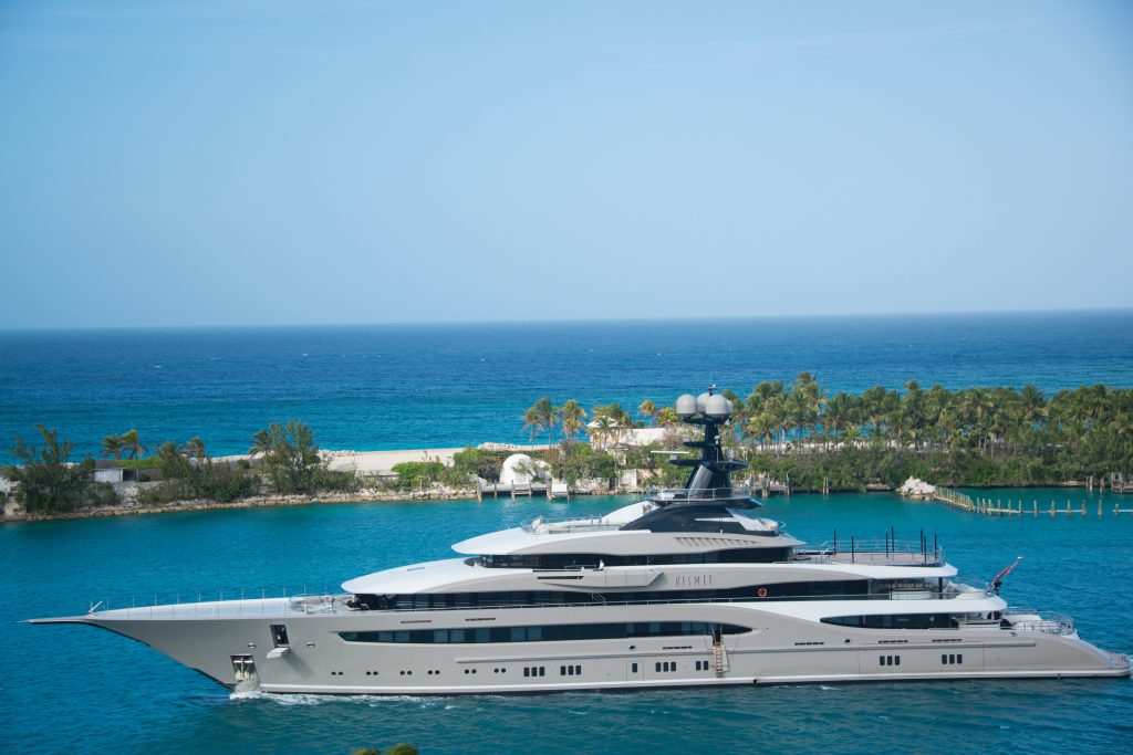 Charter a yacht in the Caribbean